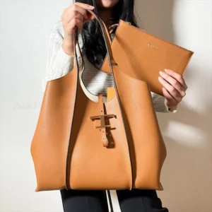 Elegant Tods T Timeless Leather Bag With Og Magnetic Box For Women (BOT3999) - stayhit.in