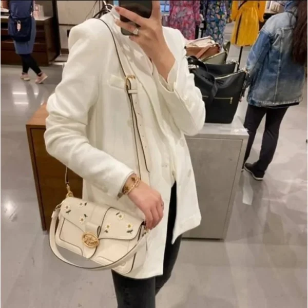 Luxury Coach Signature Shoulder Bag With Og Box Dust Bag For Women (BOT2779) - stayhit.in Luxury Coach Signature Shoulder Bag With Og Box Dust Bag For Women (BOT2779) - stayhit.in