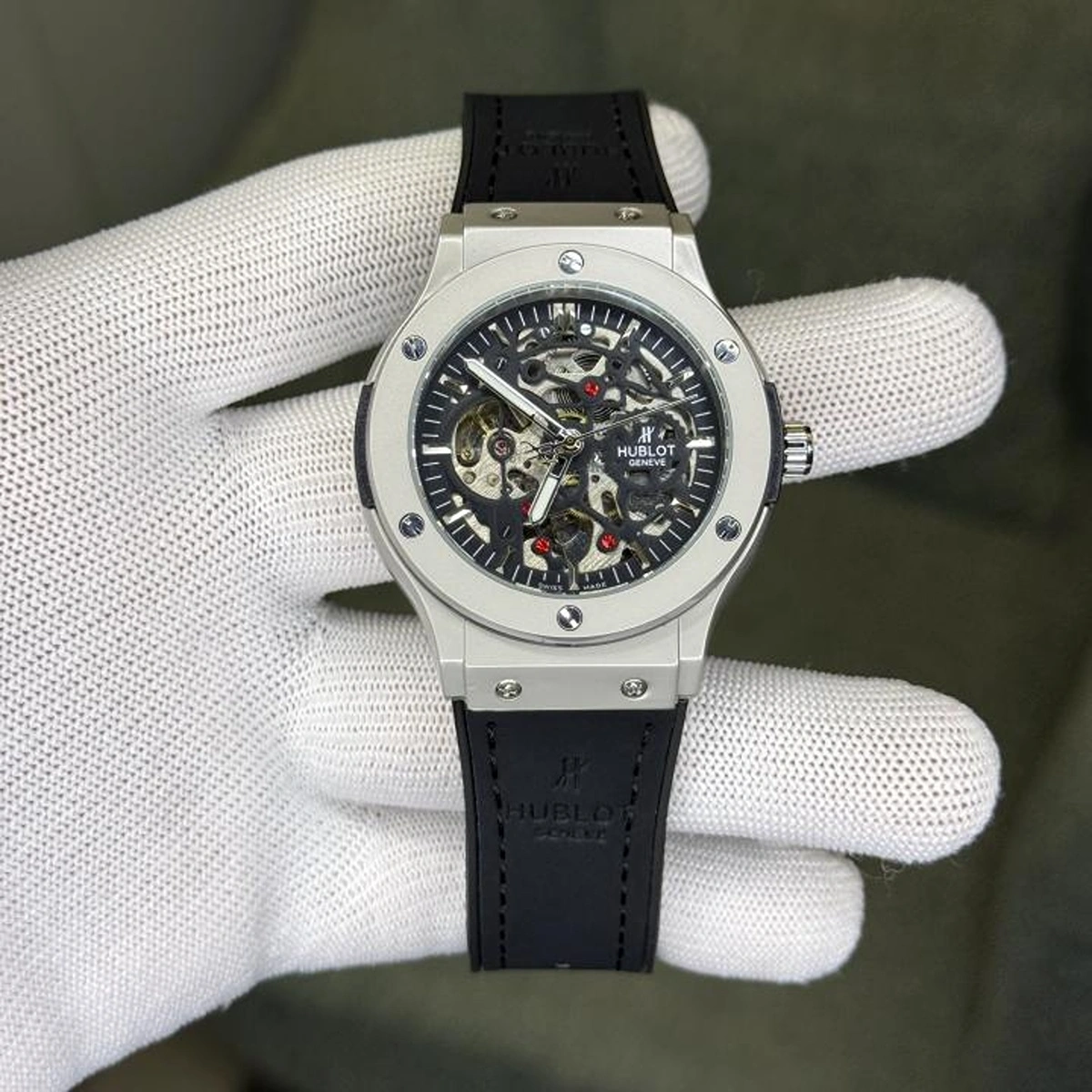 Luxury Hublot Automatic Watch Black White For Men (BOT3107) - stayhit.in Luxury Hublot Automatic Watch Black White For Men (BOT3107) - stayhit.in
