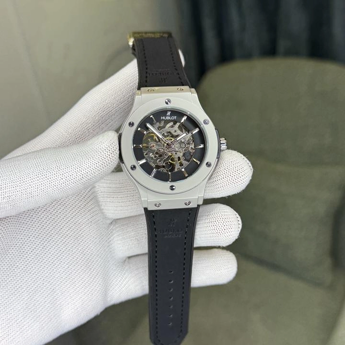 Luxury Hublot Automatic Watch White Black For Men (BOT3112) - stayhit.in Luxury Hublot Automatic Watch White Black For Men (BOT3112) - stayhit.in