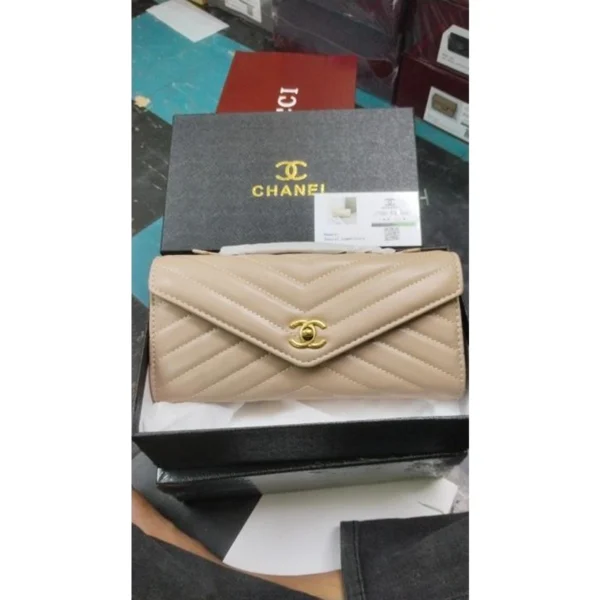 Premium Chanel Leather Handbag With Original Box For Women (BOT2822) - stayhit.in Premium Chanel Leather Handbag With Original Box For Women (BOT2822) - stayhit.in