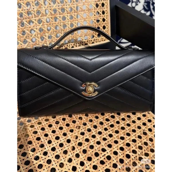 Premium Chanel Leather Handbag With Original Box For Women (BOT2823) - stayhit.in Premium Chanel Leather Handbag With Original Box For Women (BOT2823) - stayhit.in