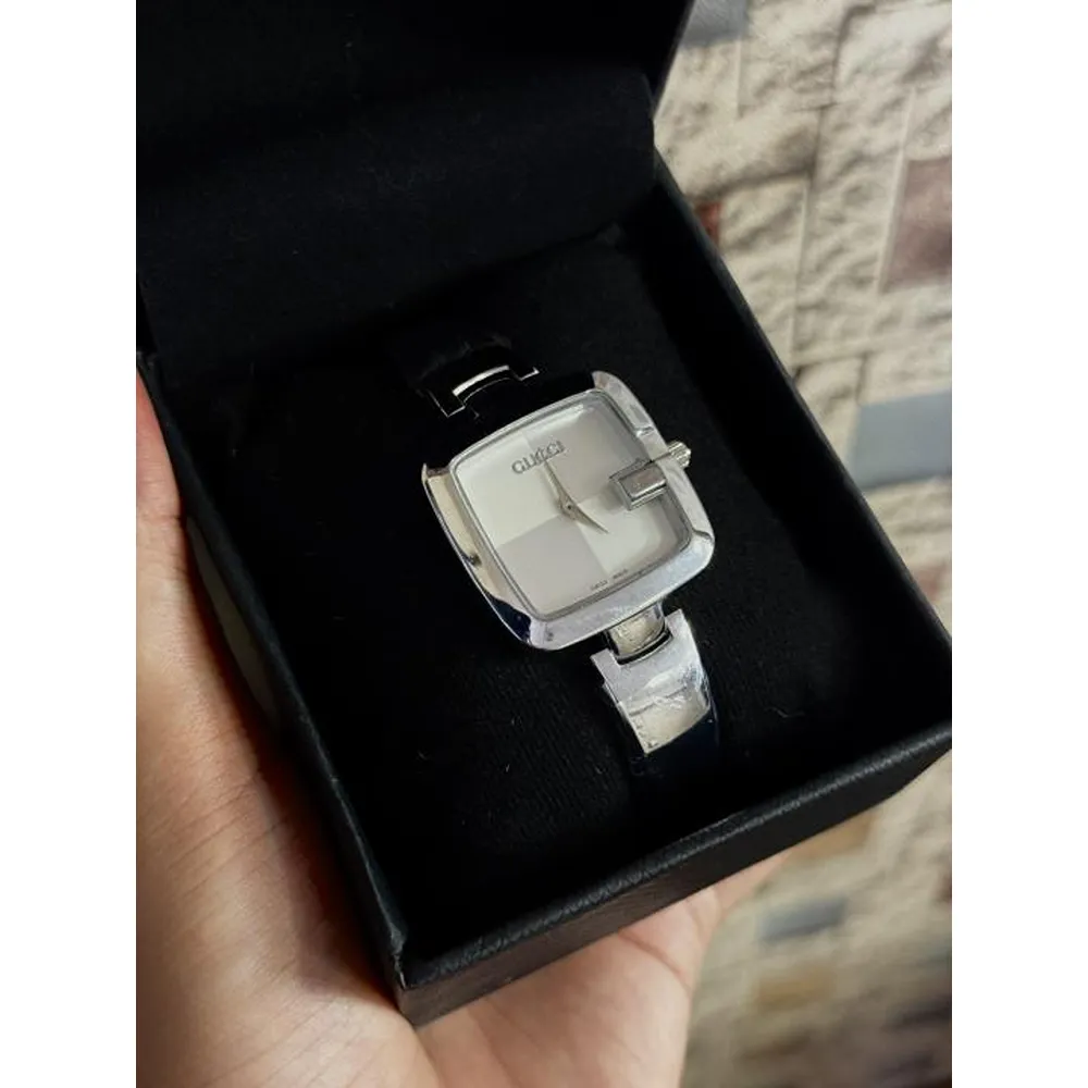 Premium Gucci Watch For Women (SUP1203) - stayhit.in Premium Gucci Watch For Women (SUP1203) - stayhit.in