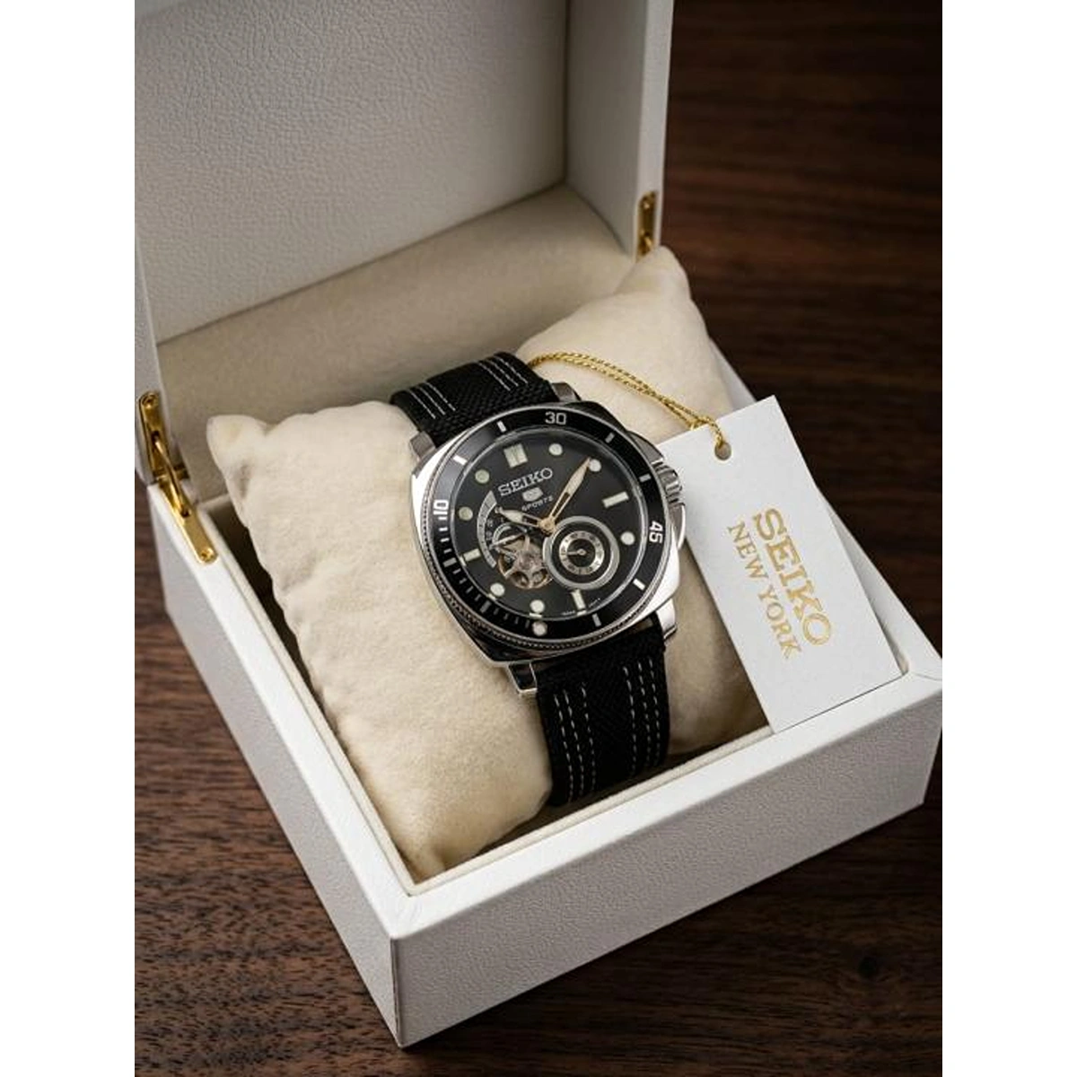 Premium Seiko 5 Sports Automatic Watch For Men (BOT2986) - stayhit.in Premium Seiko 5 Sports Automatic Watch For Men (BOT2986) - stayhit.in