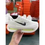 Elegant Nike Vomero Shoes White Green For Men (SUP1408) - stayhit.in
