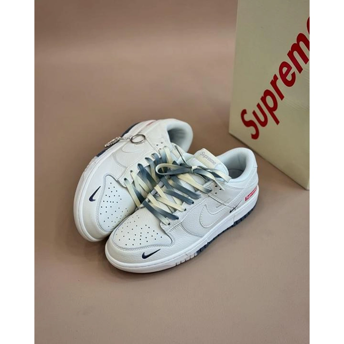 Elegant Supreme X Nike Dunk Low Shoes For Men (SUP3032) - stayhit.in Elegant Supreme X Nike Dunk Low Shoes For Men (SUP3032) - stayhit.in