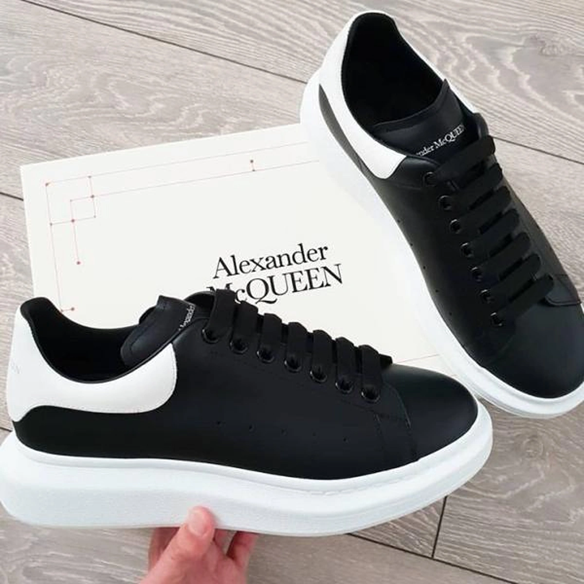 Imported Alexandar Mcqueen Shoes Black White For Men (HS1507) - stayhit.in