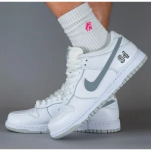 Luxury Supreme X Nike Sb Dunk Low Shoes White Grey For Men (SUP3274) - stayhit.in