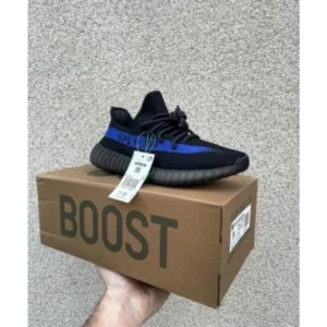 Stylish Adidas Yeezy 350 V2 Shoes For Men (SUP3008) - stayhit.in