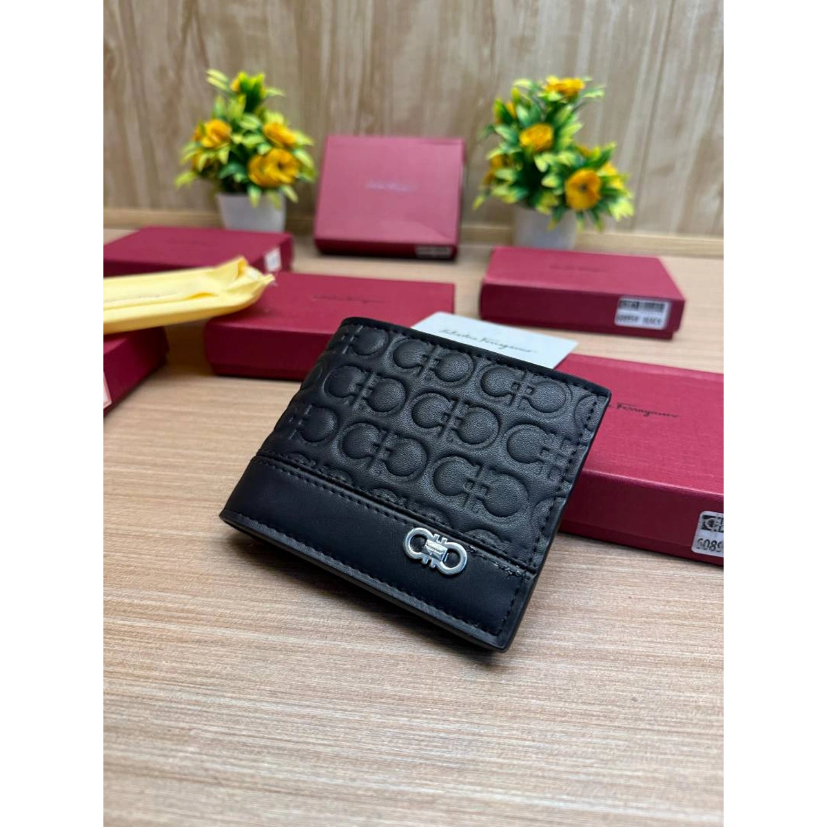 Premium Salvatore Ferragamo Wallet For Men (DW99) - stayhit.in Premium Salvatore Ferragamo Wallet For Men (DW99) - stayhit.in