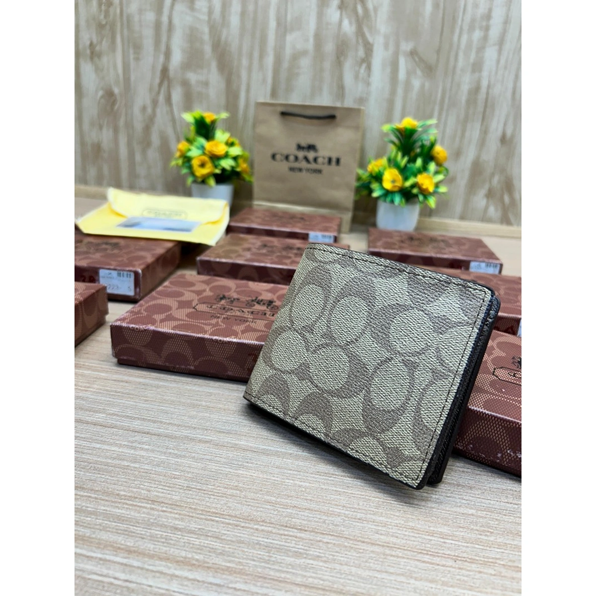 Stylish Coach Wallet For Men (DW317) - stayhit.in