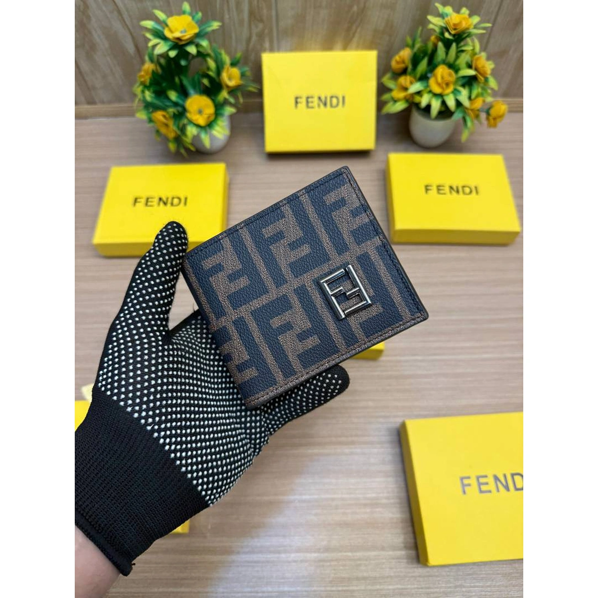 Stylish Fendi Wallet For Men (DW310) - stayhit.in Stylish Fendi Wallet For Men (DW310) - stayhit.in
