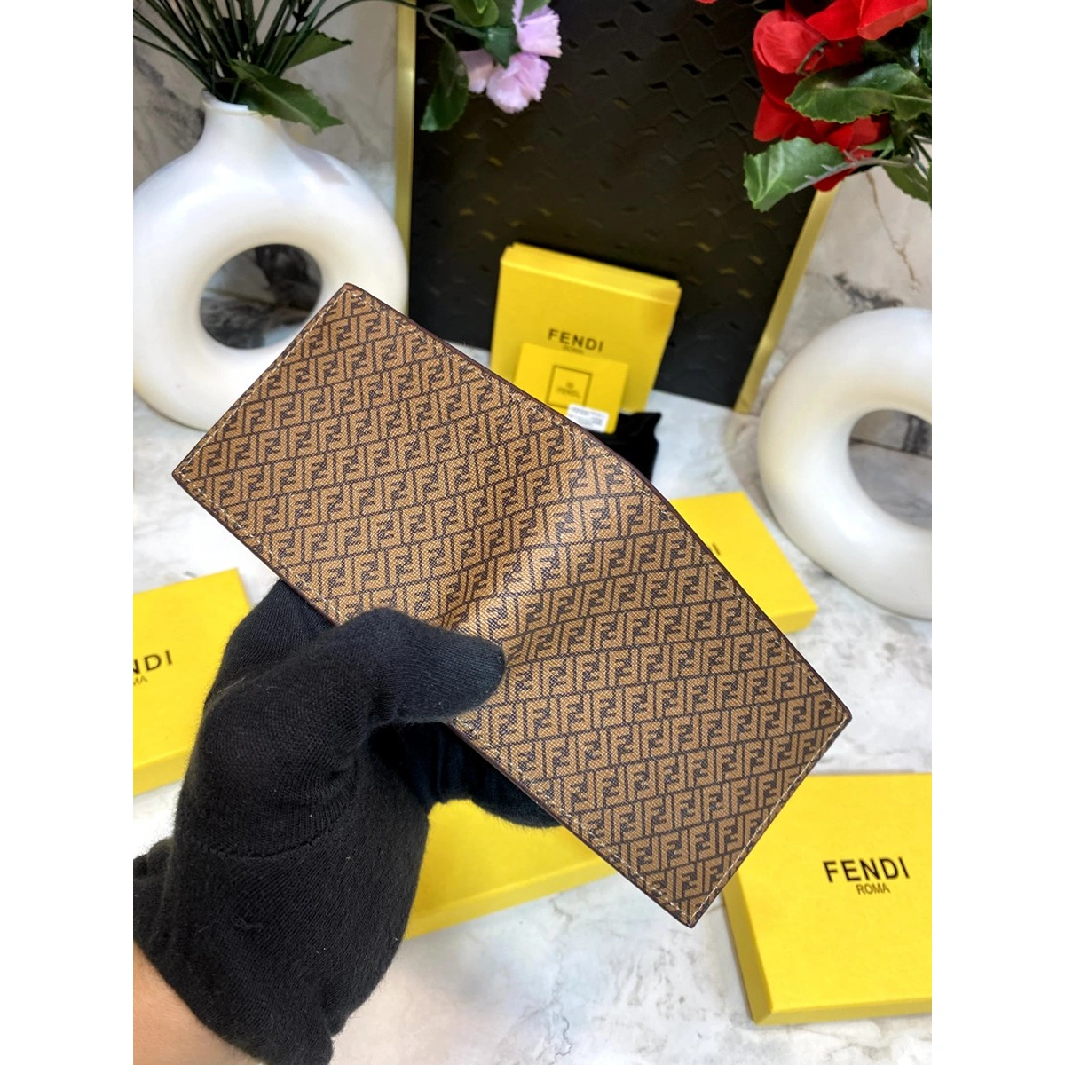 Stylish Fendi Wallet For Men (DW324) - stayhit.in Stylish Fendi Wallet For Men (DW324) - stayhit.in